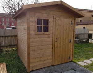 Casetta in legno classica per giardino