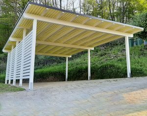 Pompeiana in legno bianca con copertura in pvc rinforzata da rete