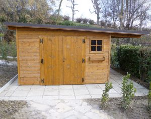 casetta in legno moderna color legno a Treviso