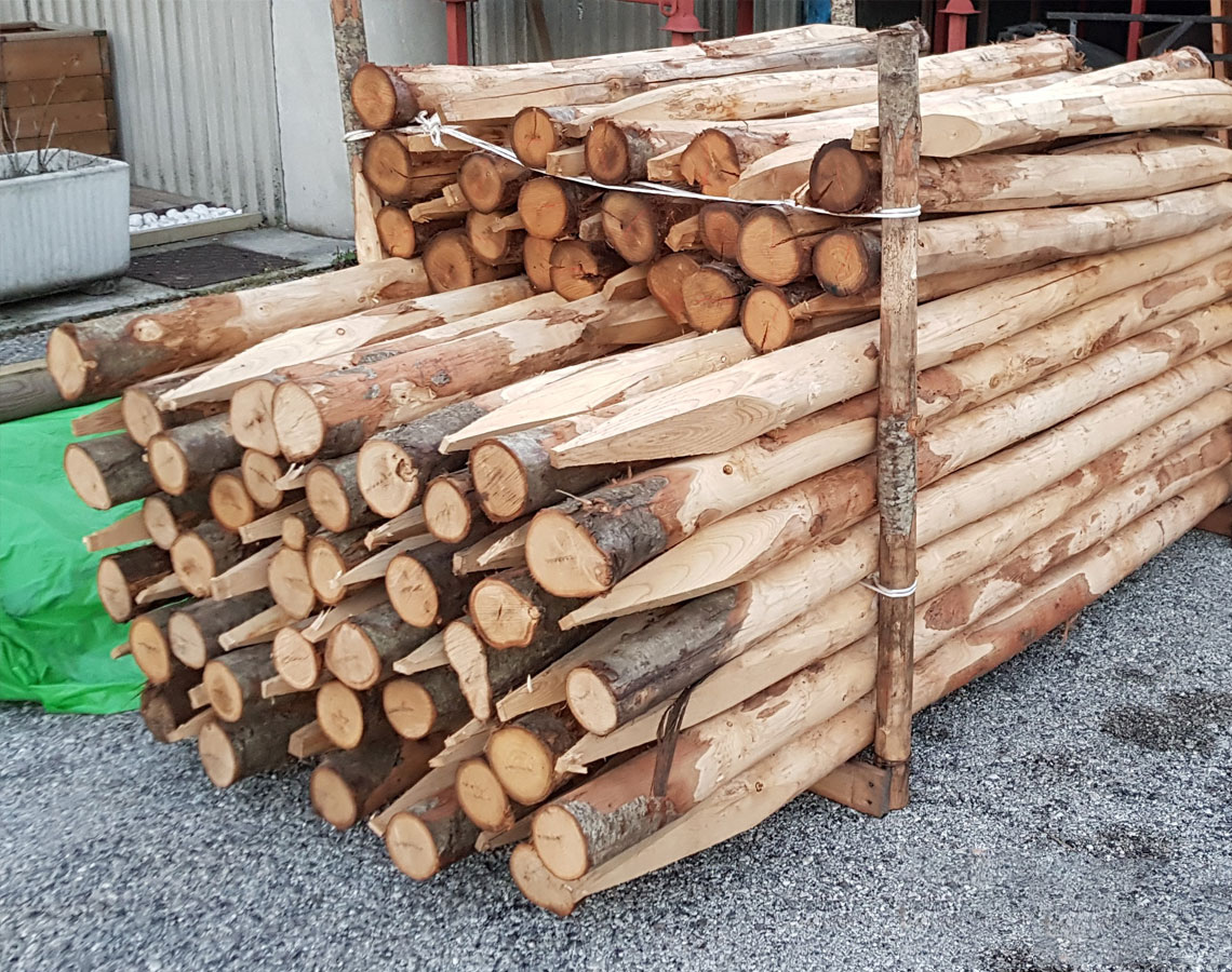 Pali tondi in legno per recinzioni; prezzi e forme - Mercato del legno
